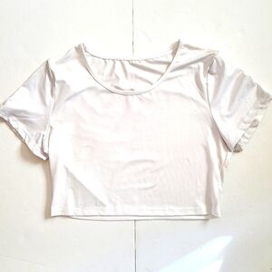 NWOT Shortsleeve white Crop top